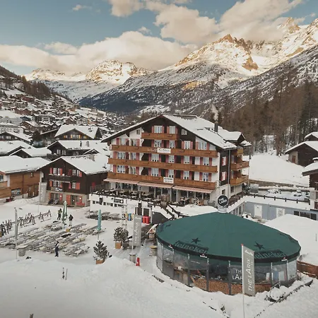 Hotel The Larix Ski-In Ski-Out-3